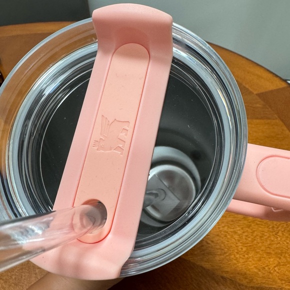 Stanley• New 40oz Quencher Peach Pink Tie Dye - Picture 4 of 7